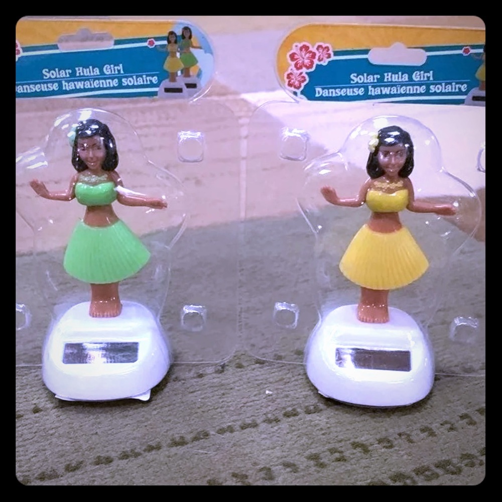 ✨SALE✨Solar Dancing Hula Girls Pair